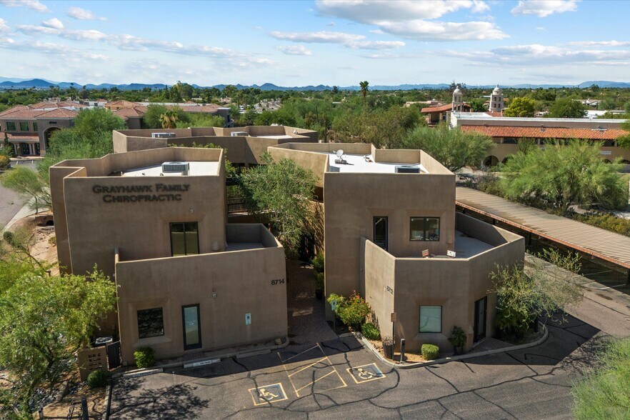 8712 E Vista Bonita Dr, Scottsdale, AZ à vendre - Photo du bâtiment - Image 2 de 32