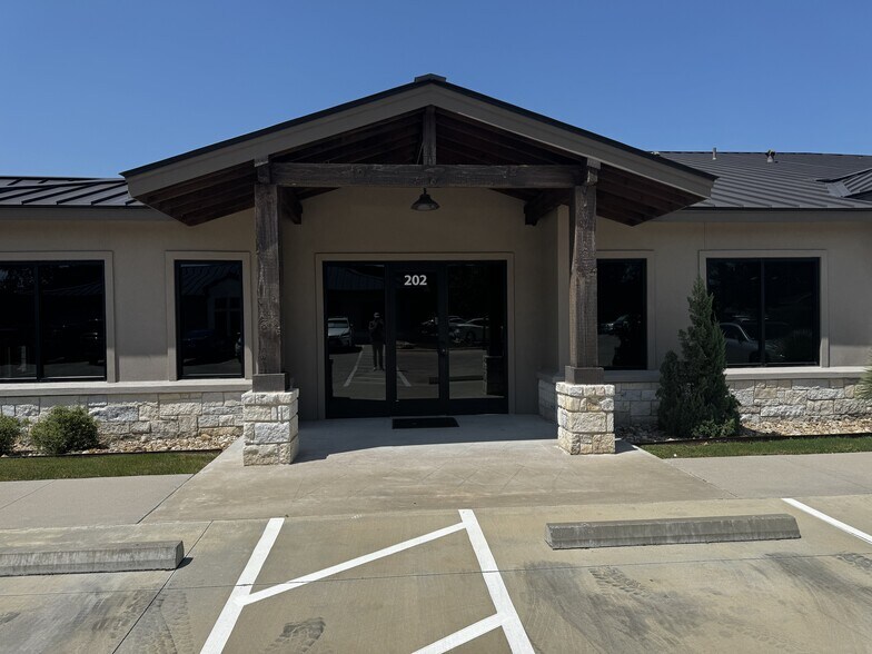 1625 Williams Dr, Georgetown, TX à louer - Photo du bâtiment - Image 2 de 18