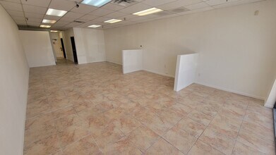 15610-15620 N 35th Ave, Phoenix, AZ for lease Interior Photo- Image 1 of 6