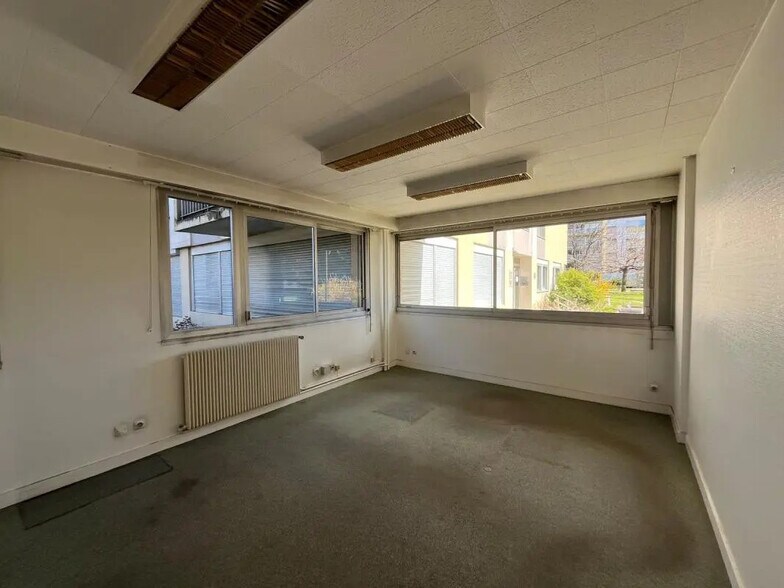 67 Rue Bataille, Lyon for sale - Interior Photo - Image 2 of 8