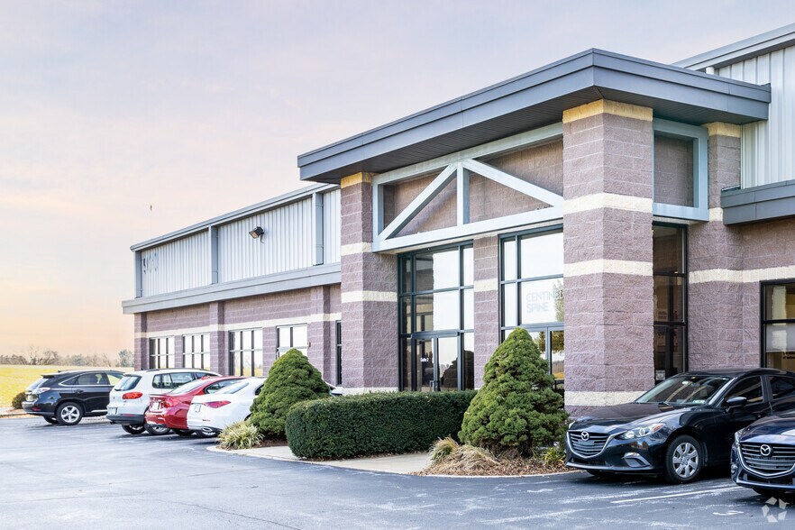 900 Airport Rd, West Chester, PA à vendre - Photo du bâtiment - Image 2 de 7