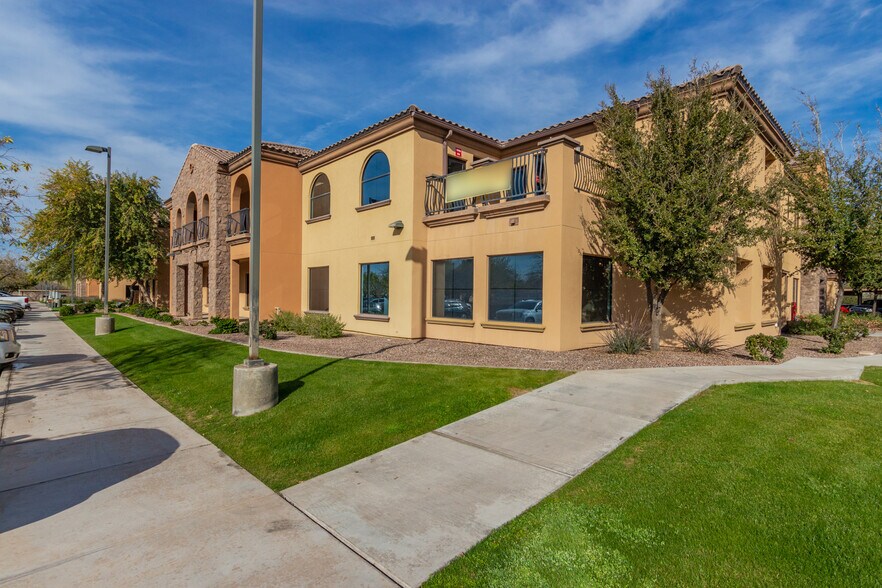 1166 E warner Rd, Gilbert, AZ à louer - Photo du bâtiment - Image 2 de 18