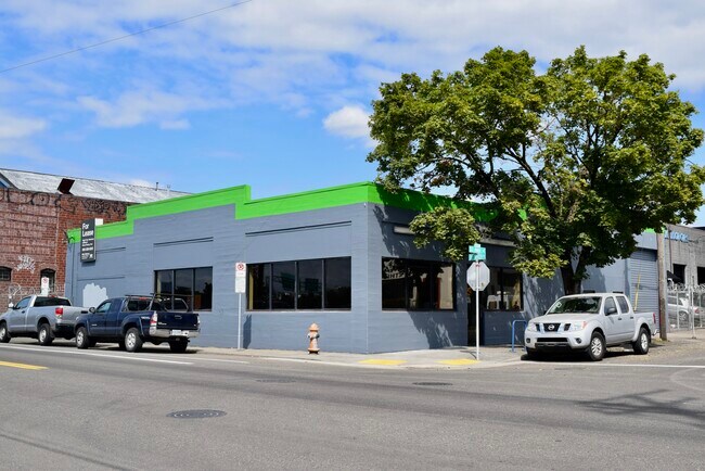 More details for 55 SE Main St, Portland, OR - Industrial for Lease