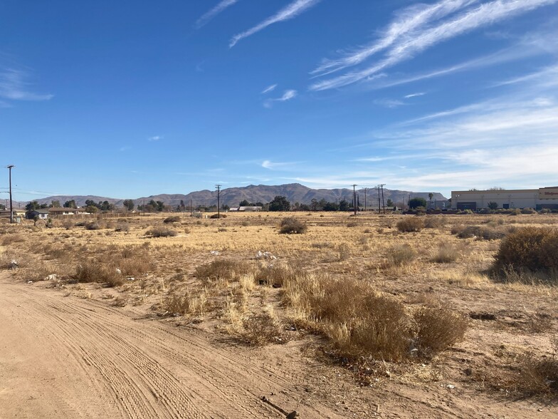 Outer Hwy 18 N, Apple Valley, CA for sale - Building Photo - Image 2 of 3