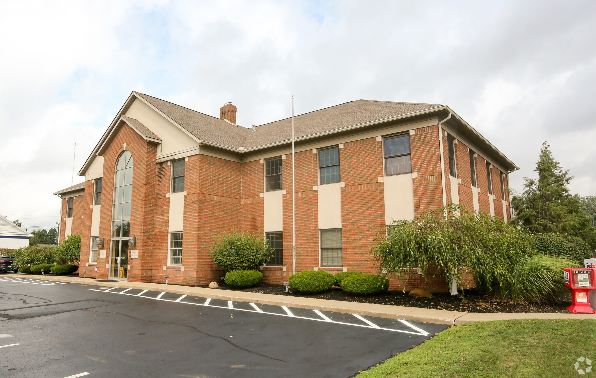 4463 Hills and Dales Rd NW, Canton, OH for sale Primary Photo- Image 1 of 14