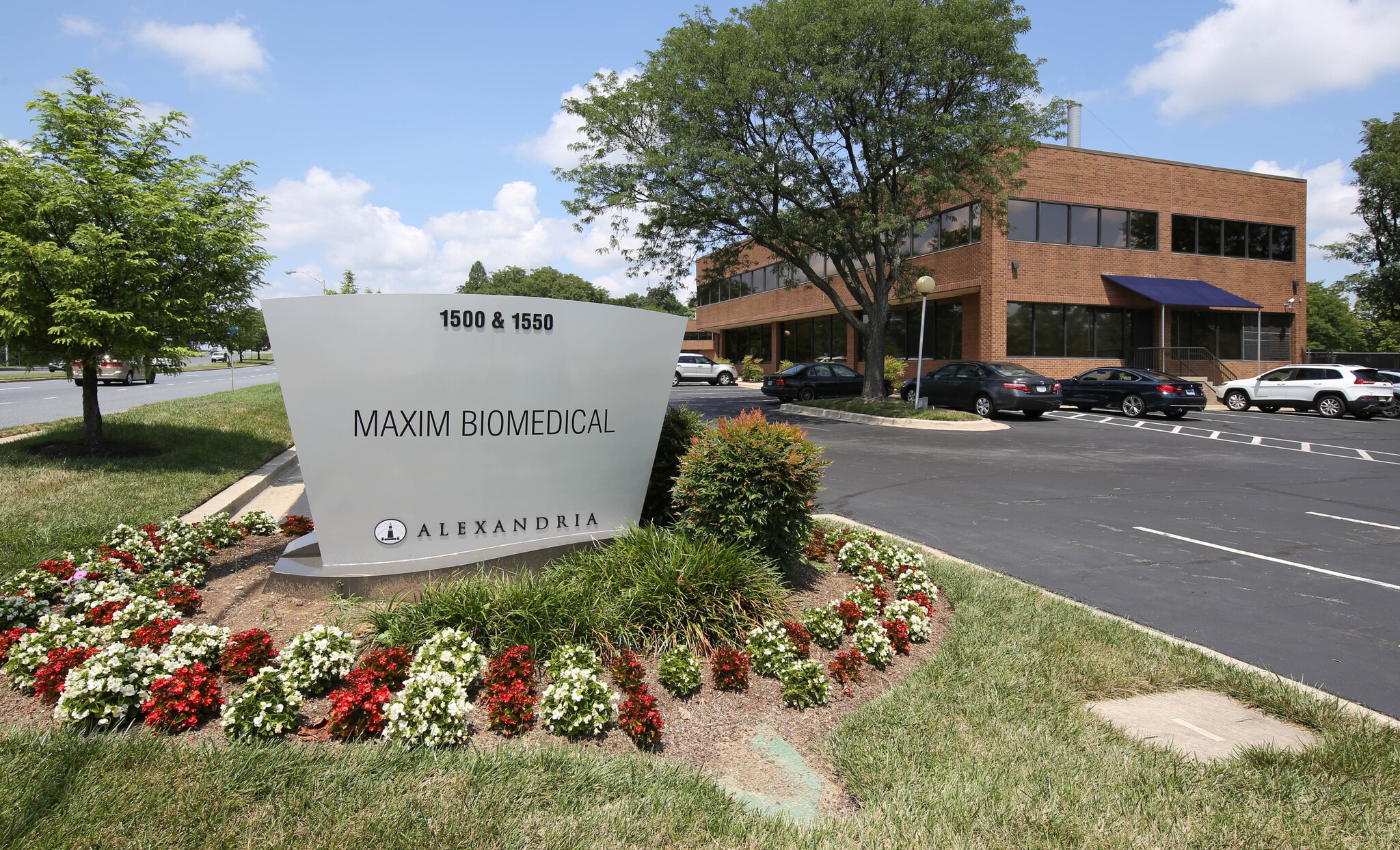 1500 and 1550 E Gude Drive portfolio of 2 properties for sale on LoopNet.ca Primary Photo- Image 1 of 7