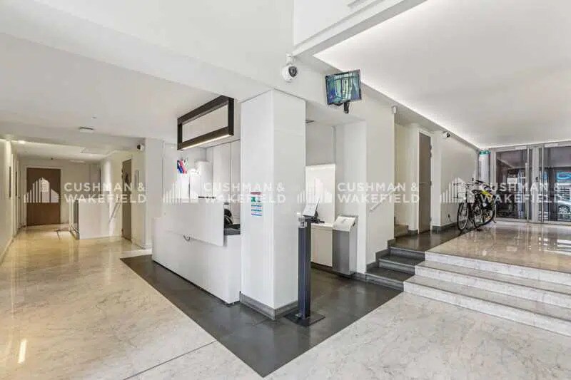 48 Rue La Pérouse, Paris for lease - Lobby - Image 1 of 1