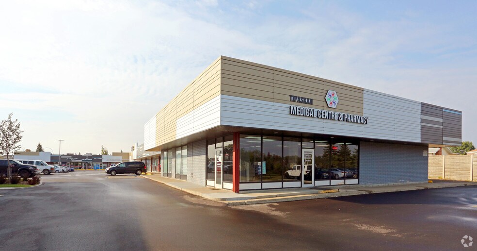 3226 82nd St NW, Edmonton, AB for lease - Primary Photo - Image 1 of 2