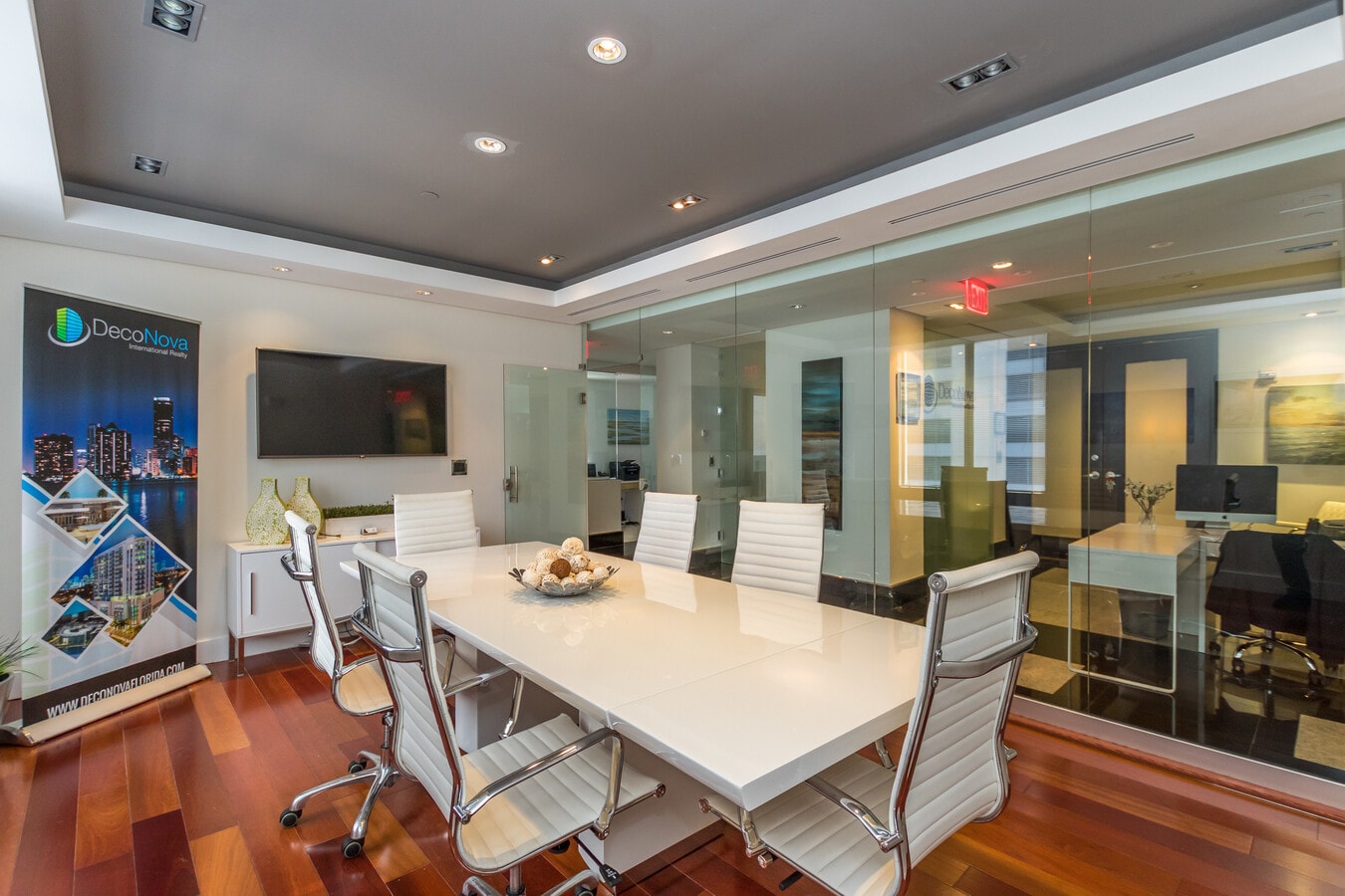 1000 Brickell Ave, Miami, FL 33131 - Unité 925 - - Photo intérieure - Image 1 of 24