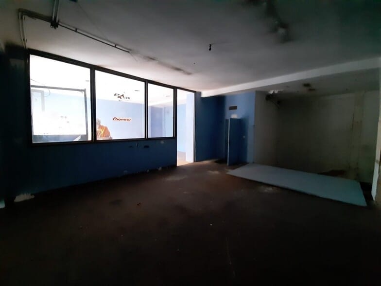 Retail in Cáceres for lease - Building Photo - Image 3 of 6