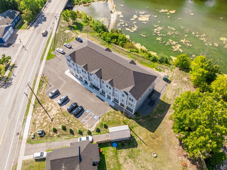 32 Buffalo St, Churchville, NY à vendre - Photo du bâtiment - Image 3 de 16