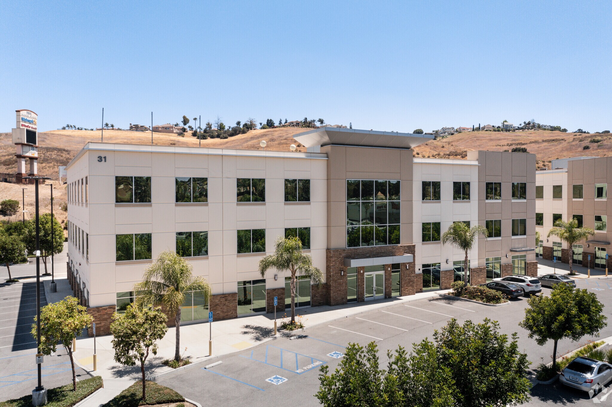 18-68 Rio Rancho Rd, Pomona, CA for lease Building Photo- Image 1 of 17