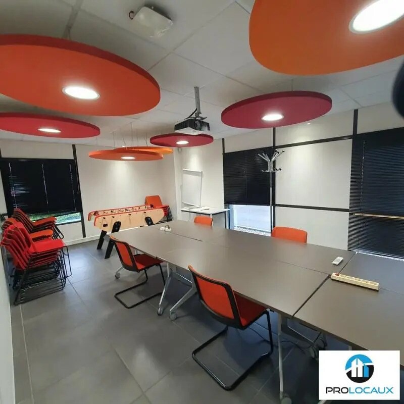 Office in Voiron for lease Interior Photo- Image 1 of 13