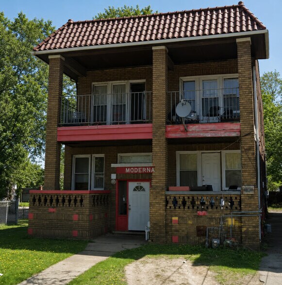 TURNKEY | 100% Occupied | $97,200 Gross portefeuille de 3 propriétés à vendre sur LoopNet.ca - Photo du bâtiment - Image 3 de 16