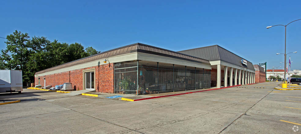 7539-7543 Jefferson Hwy, Baton Rouge, LA for sale - Primary Photo - Image 1 of 1