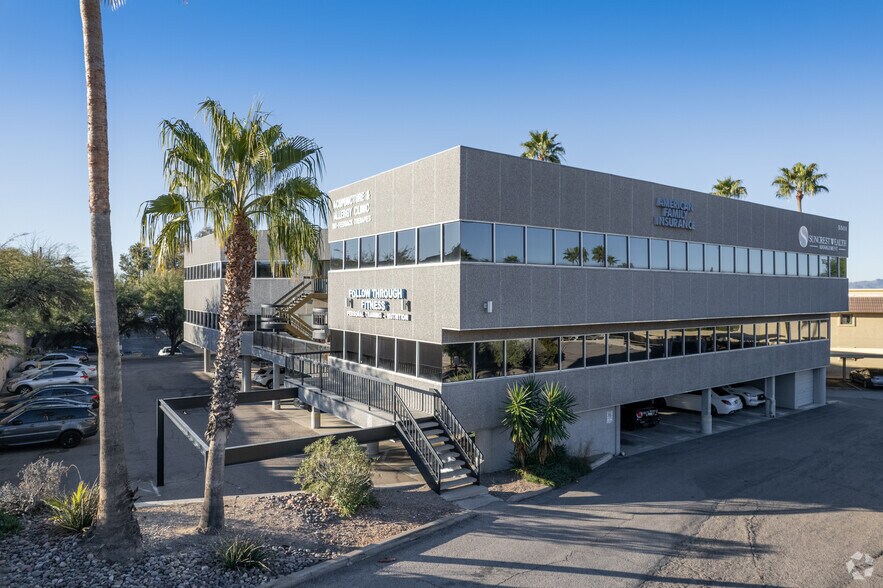 5501 N Swan Rd, Tucson, AZ à louer - Photo du bâtiment - Image 2 de 5