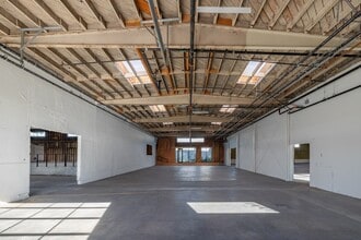 3333 Casitas Ave, Los Angeles, CA à louer Photo intérieure- Image 2 de 7