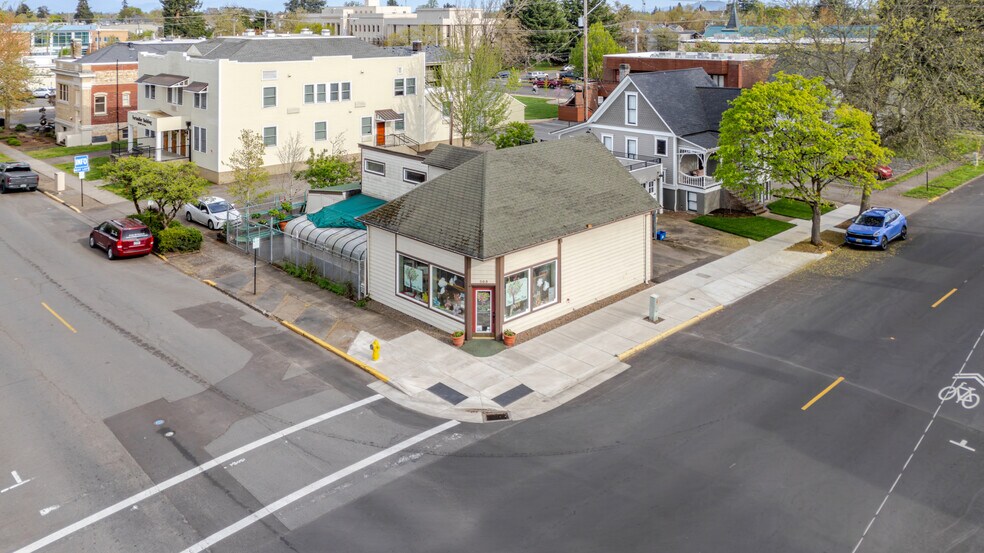 305 Washington St SW, Albany, OR à vendre - Photo du bâtiment - Image 2 de 12