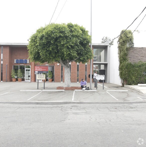 2237 Colby Ave, Los Angeles, CA à vendre - Photo du bâtiment - Image 2 de 3