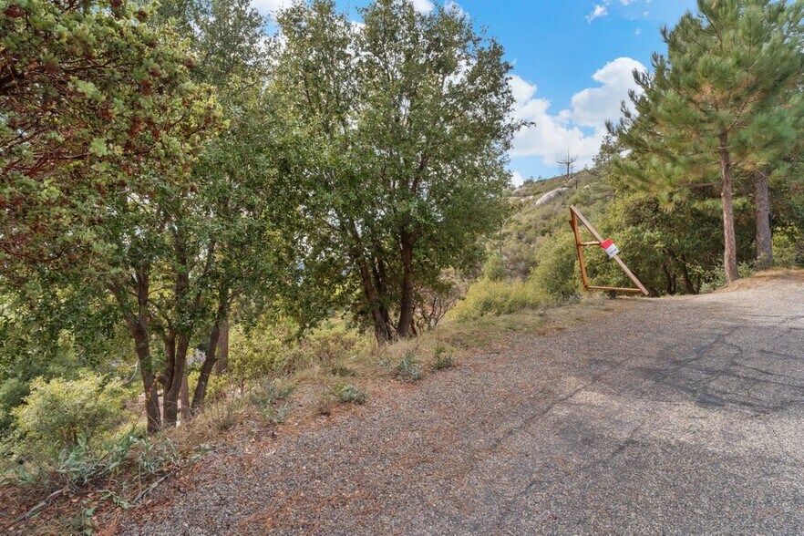 53505 Ridge Rd, Idyllwild-Pine Cove, CA à vendre - Aérien - Image 1 de 14