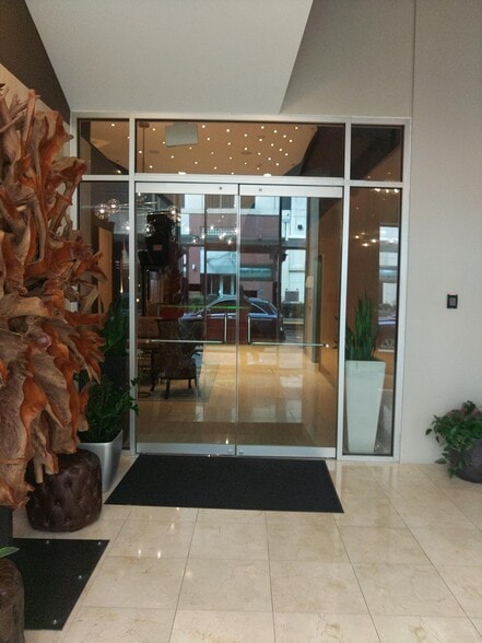 917 Main St, Houston, TX for sale - Building Photo - Image 3 of 15