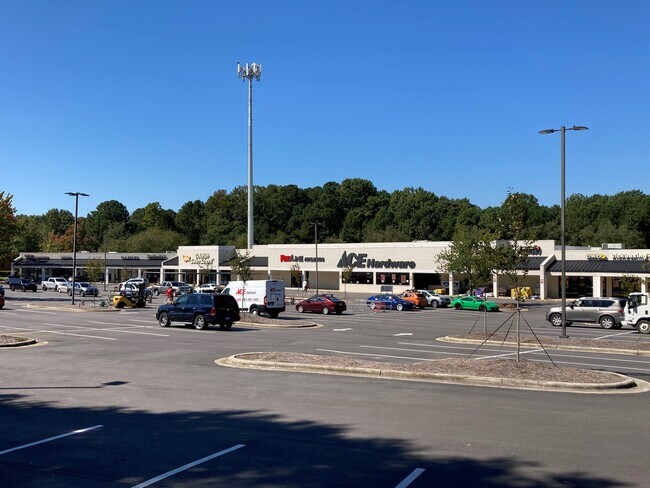 Plus de détails pour 2968-2990 Kildaire Farm Rd, Cary, NC - Commerce de détail à louer