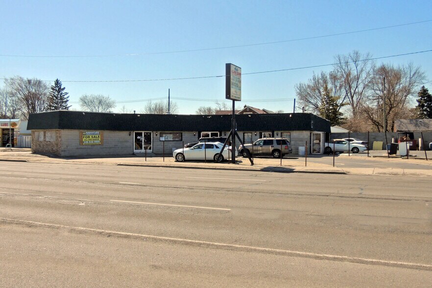 3840 E 8 Mile Rd, Detroit, MI for sale - Building Photo - Image 2 of 2