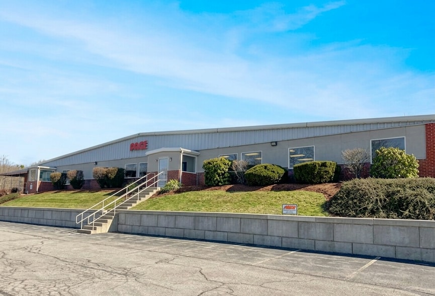 850 Eisenhower Blvd, Johnstown, PA à louer - Photo du bâtiment - Image 3 de 15