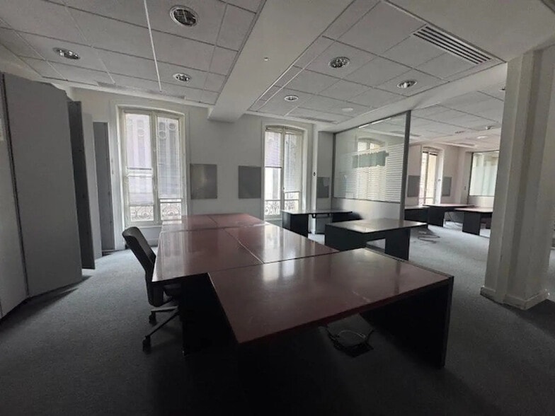 7 Rue Drouot, Paris for lease - Interior Photo - Image 3 of 6