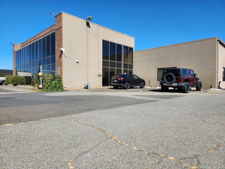 1760 E Trent Ave, Spokane, WA for lease - Building Photo - Image 2 of 3