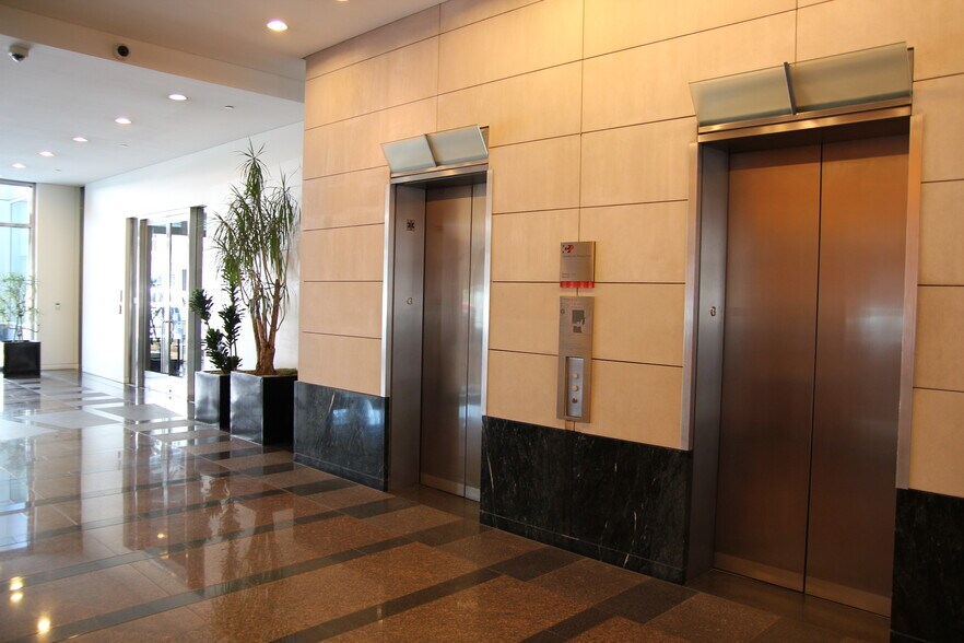 9320 wilshire Blvd, Beverly Hills, CA for lease - Lobby - Image 3 of 5