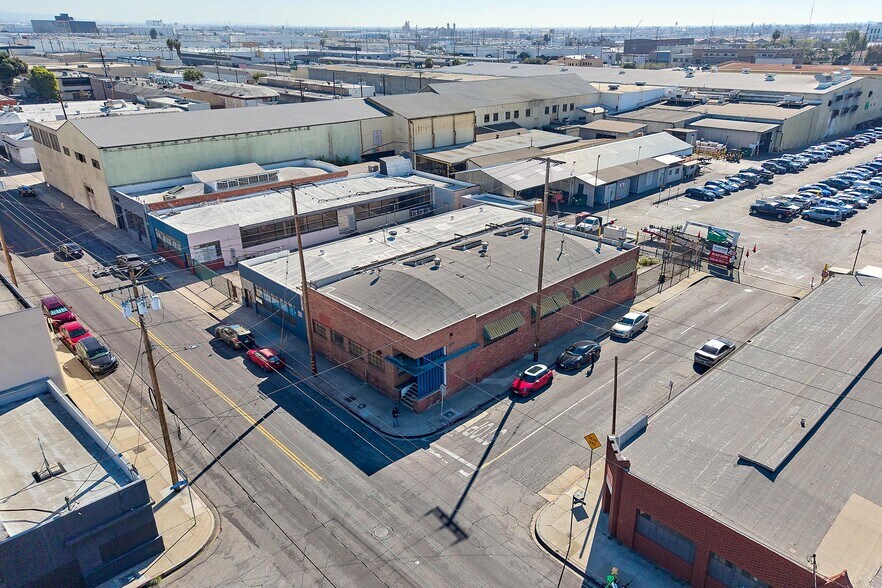 2302 E 38th St, Vernon, CA à vendre - Photo du bâtiment - Image 2 de 22