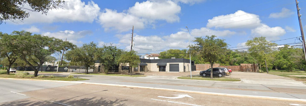 5524 Richmond Ave, Houston, TX à louer - Photo du bâtiment - Image 1 de 1