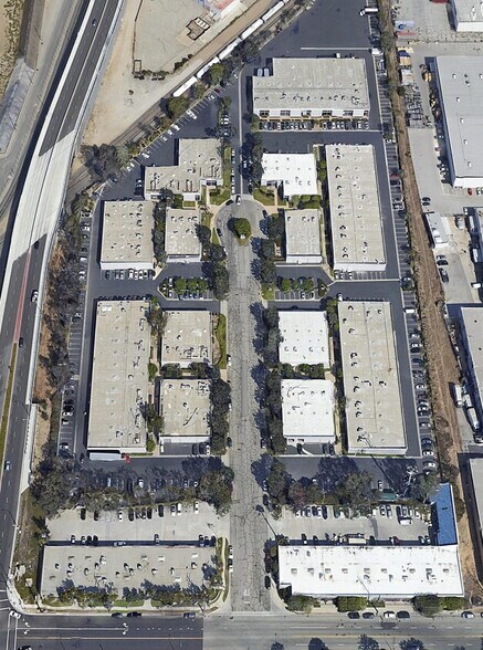 2908 Oregon Ct, Torrance, CA à louer - Photo du bâtiment - Image 2 de 2