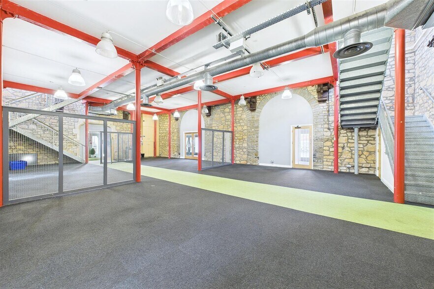 5 Alexandra Rd, Clevedon for sale - Interior Photo - Image 3 of 9