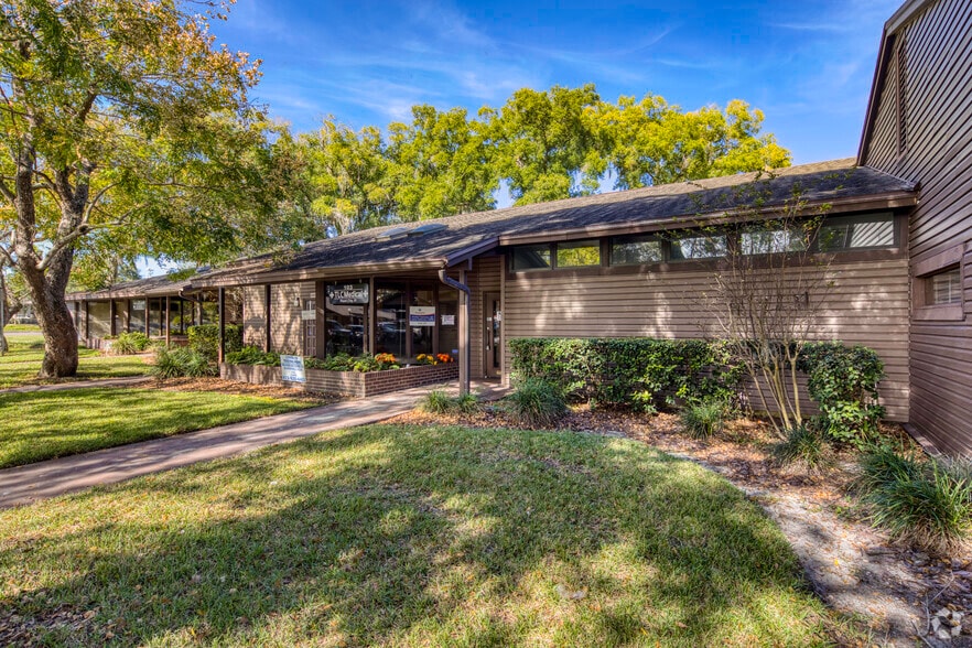 101-110 Southern Oaks Dr & Thonotosassa Rd & Baker St, Plant City, FL for lease - Building Photo - Image 3 of 7