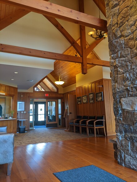 1095 Profile Rd, Franconia, NH à vendre - Photo du bâtiment - Image 2 de 5