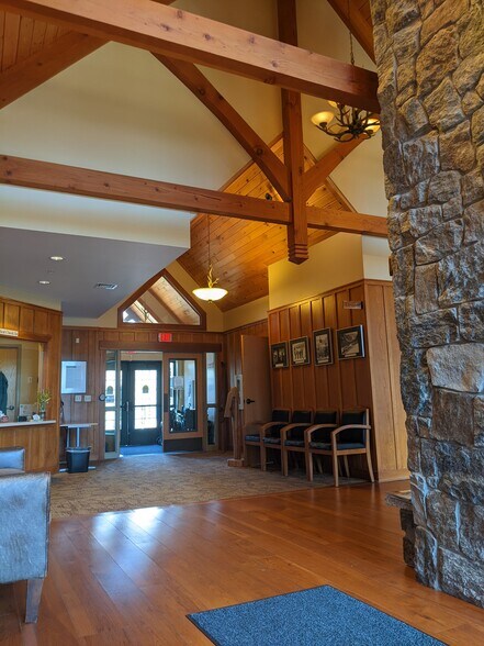 1095 Profile Rd, Franconia, NH à vendre - Photo du bâtiment - Image 2 de 5