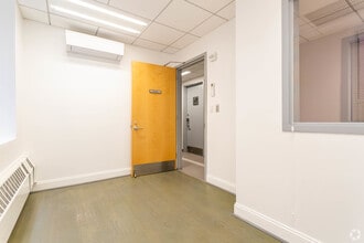 54 W 47th St, New York, NY for lease Interior Photo- Image 1 of 4
