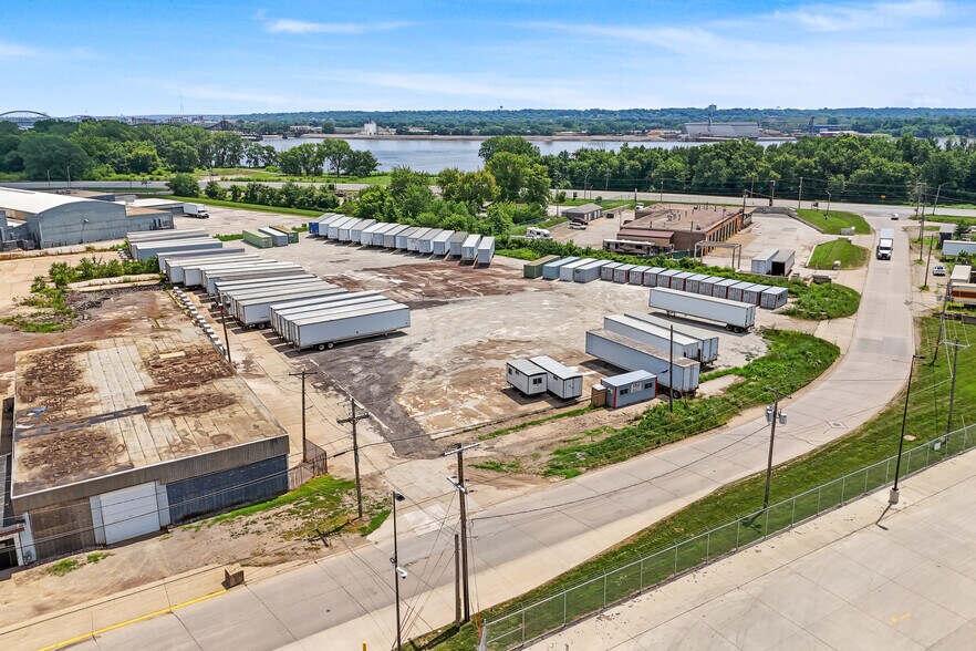 765 Schmidt Rd, Davenport, IA à vendre - Photo du bâtiment - Image 2 de 7
