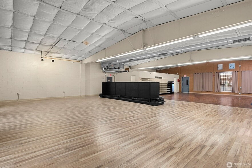 825 Valley Mall Pky, East Wenatchee, WA à vendre - Photo du bâtiment - Image 2 de 13