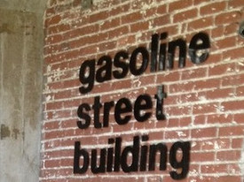 Gasoline Street Building - Station d’essence