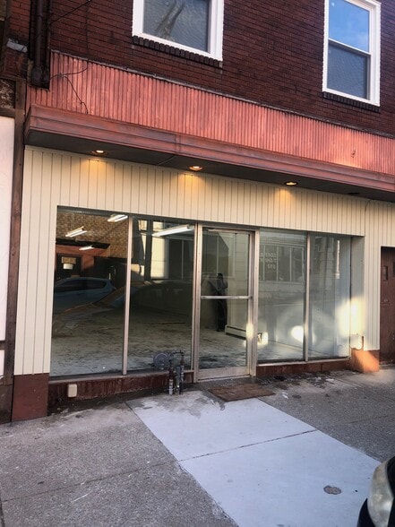 435 Cavitt Ave, Trafford, PA for lease - Building Photo - Image 2 of 8