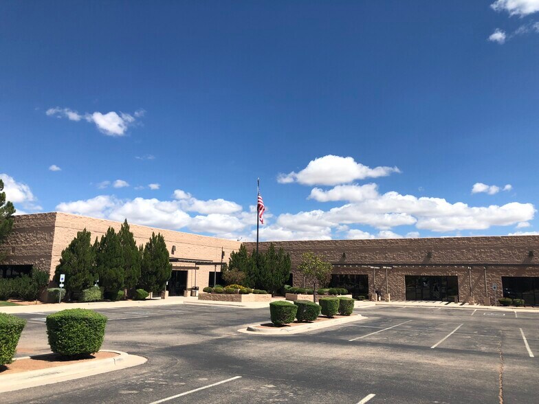 5340 Mcnutt Rd, Santa Teresa, NM à louer - Photo du bâtiment - Image 1 de 7