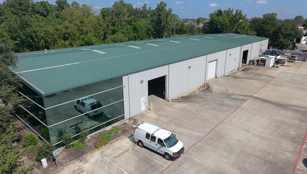 9320 Zaka Rd, Houston, TX à louer - Photo du bâtiment - Image 2 de 17