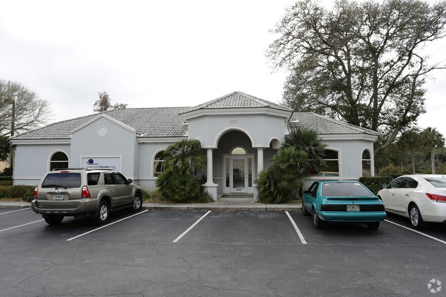 630 Jacksonville Dr, Jacksonville Beach, FL à louer - Photo du bâtiment - Image 3 de 13
