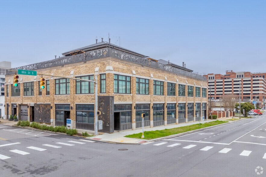 201 18th St S, Birmingham, AL à louer - Photo du bâtiment - Image 2 de 19