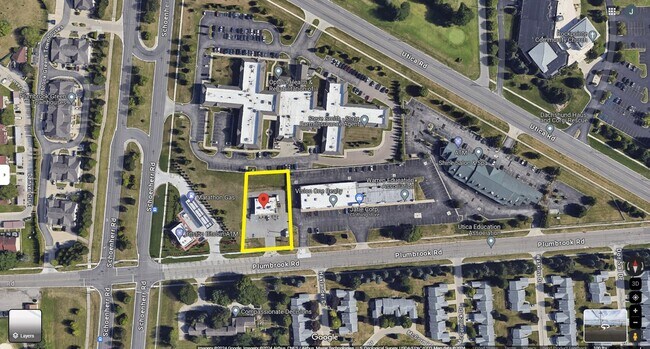 Plus de détails pour 13805 Plumbrook Rd, Sterling Heights, MI - Commerce de détail à louer