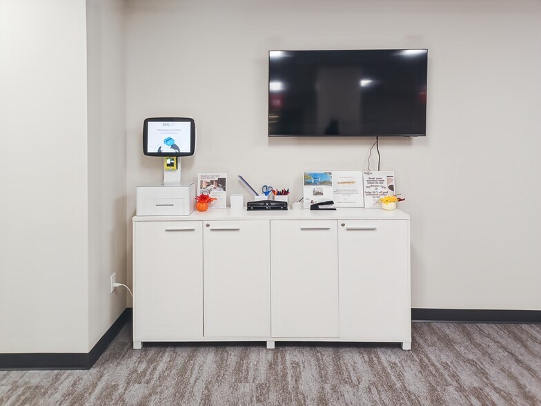 888 Veterans Memorial Hwy, Hauppauge, NY à louer - Photo intérieure - Image 3 de 11