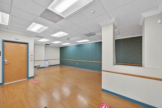 6 Technology Dr, Setauket, NY à louer Photo intérieure- Image 2 de 9